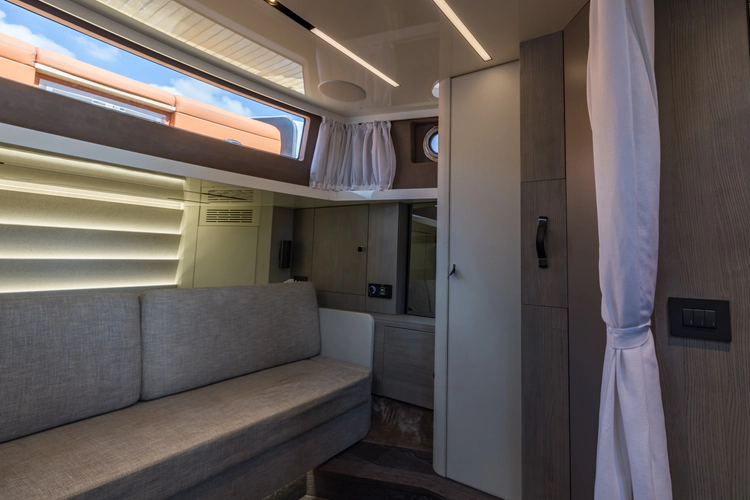 Bella Yacht Photos Pics 