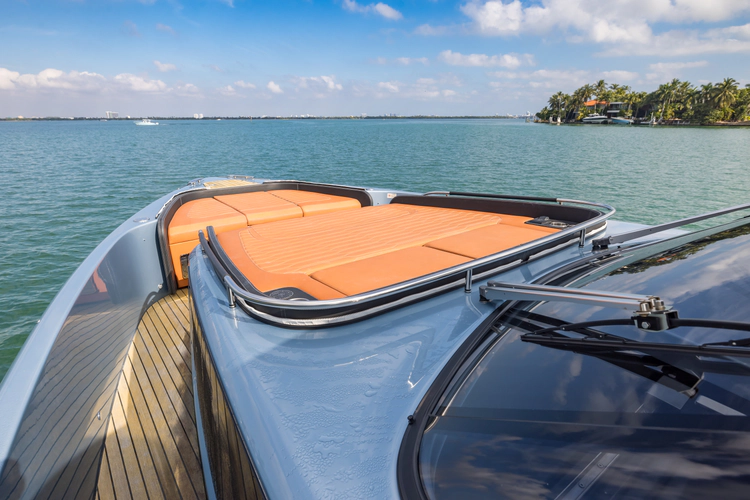 Bella Yacht Photos Pics 