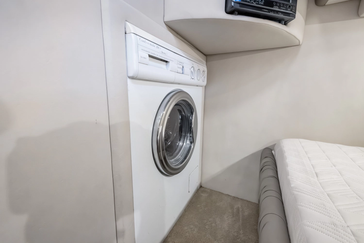 Aqua Yacht Photos Pics 