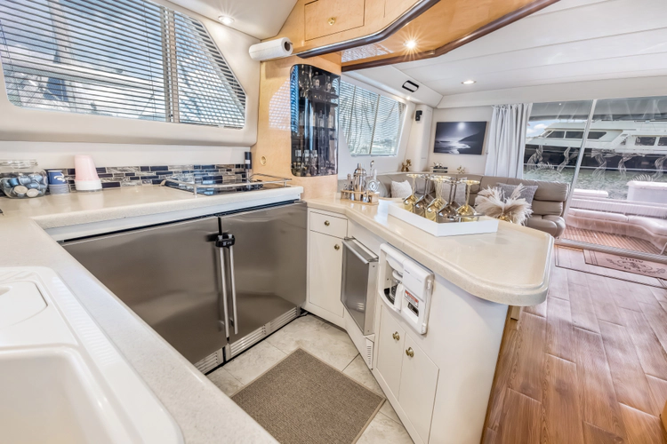 Aqua Yacht Photos Pics 