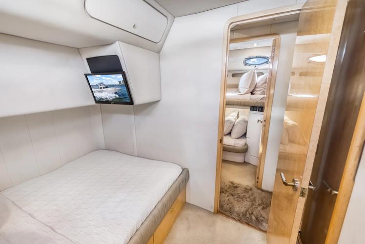 Aqua Yacht Photos Pics 