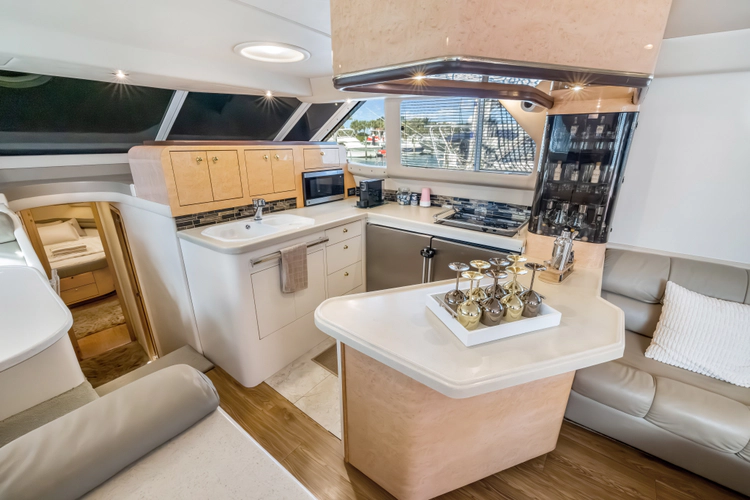 Aqua Yacht Photos Pics 