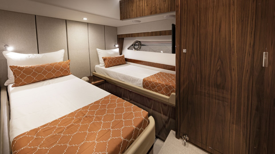 72 Sports Motor Yacht Yacht Photos Pics 