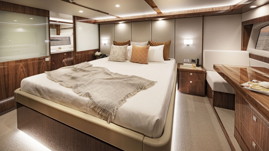 72 Sports Motor Yacht Yacht Photos Pics 