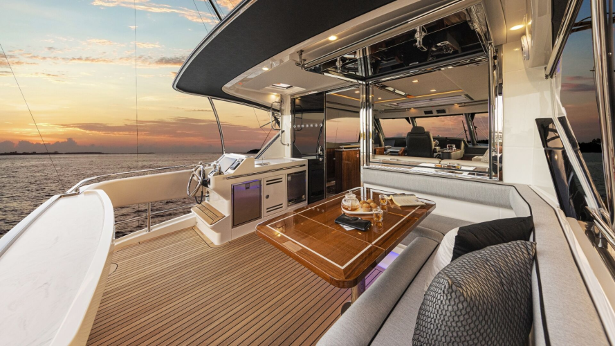 72 Sports Motor Yacht Yacht Photos Pics 