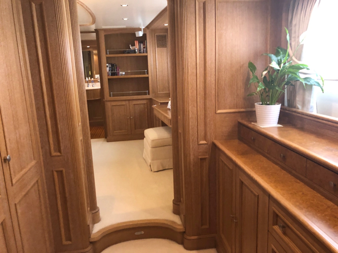 Albatross Yacht Photos Pics 