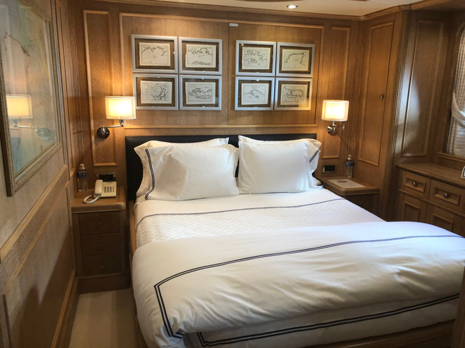 Albatross Yacht Photos Pics 