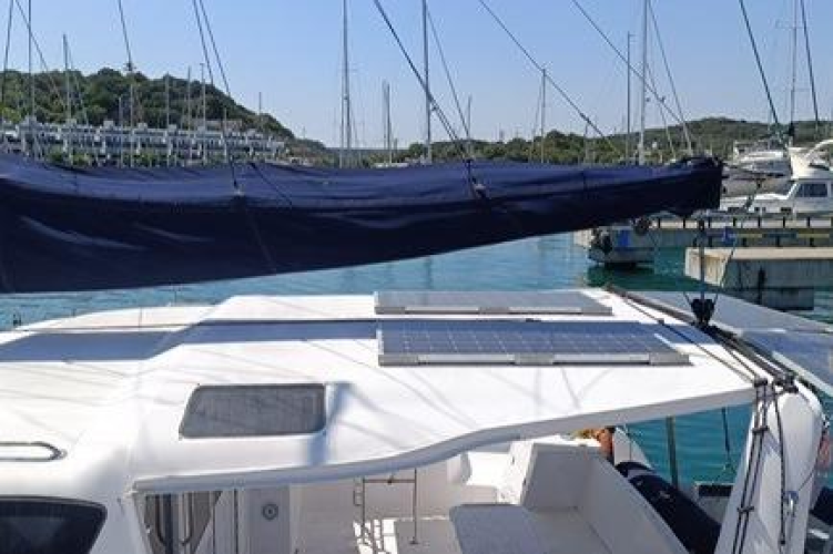 Seis Al Mar Yacht Photos Pics 