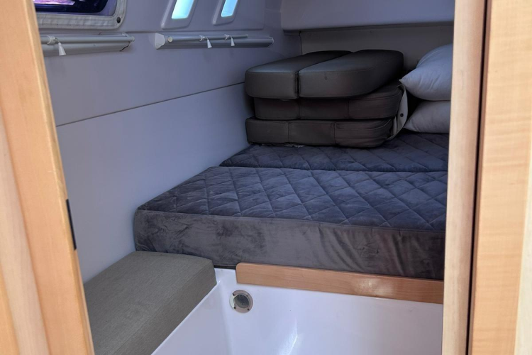 Seis Al Mar Yacht Photos Pics 