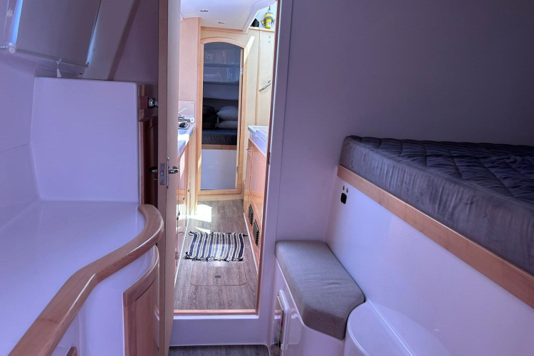 Seis Al Mar Yacht Photos Pics 
