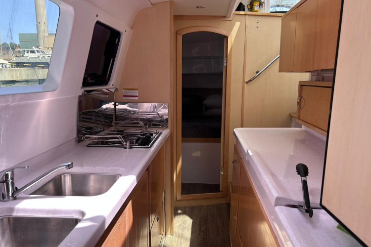 Seis Al Mar Yacht Photos Pics 