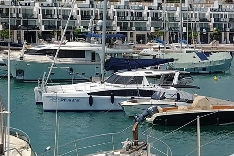 Seis Al Mar Yacht Photos Pics 