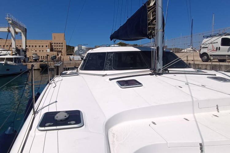 Seis Al Mar Yacht Photos Pics 