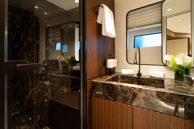 X90 Fast Yacht Photos Pics 