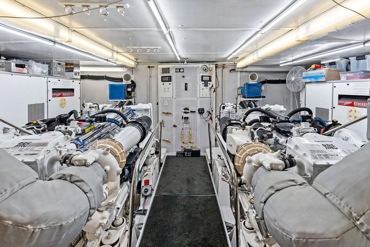 Checkered Past Yacht Photos Pics 