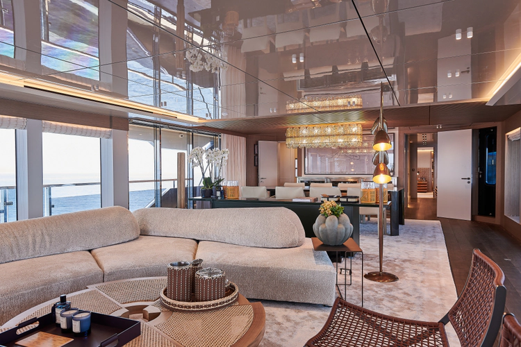 One Zero Yacht Photos Pics 