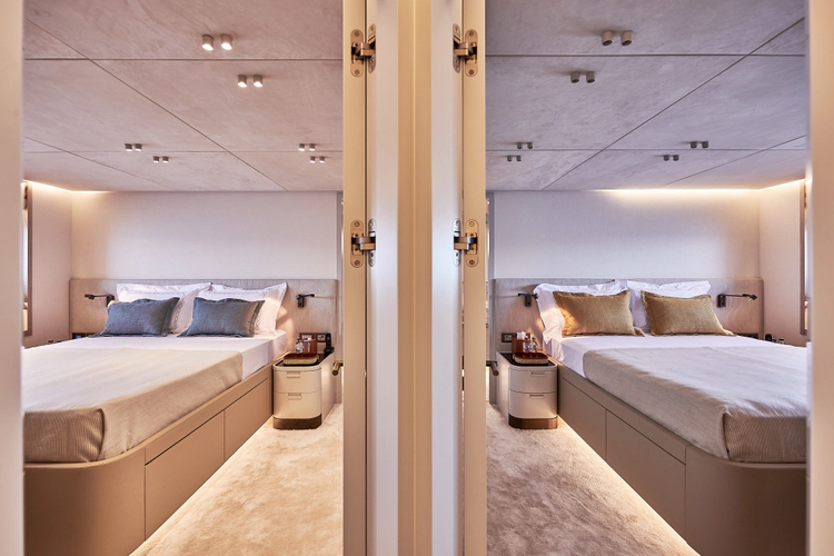 One Zero Yacht Photos Pics 