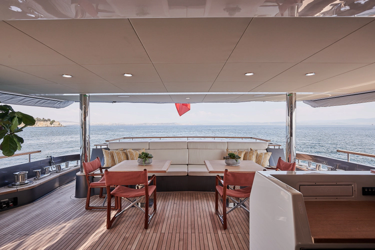 One Zero Yacht Photos Pics 