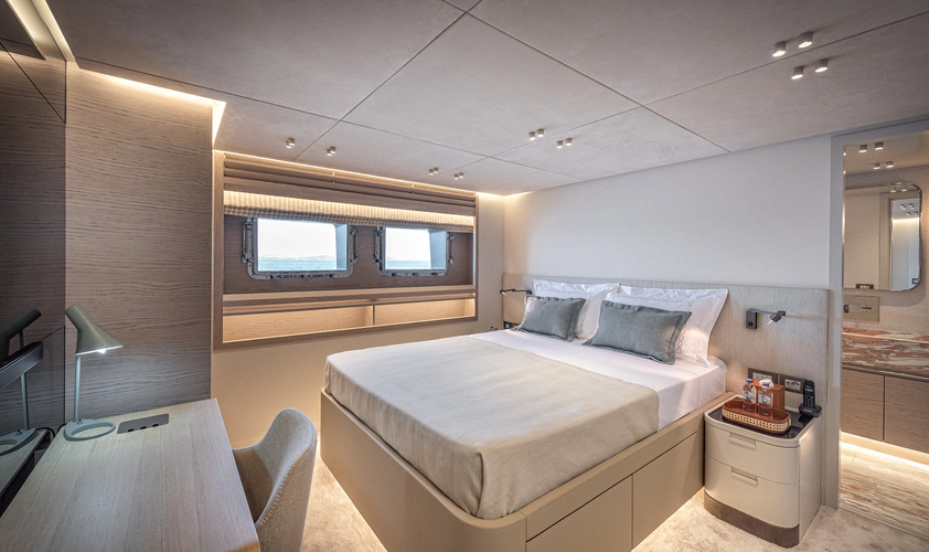 One Zero Yacht Photos Pics 
