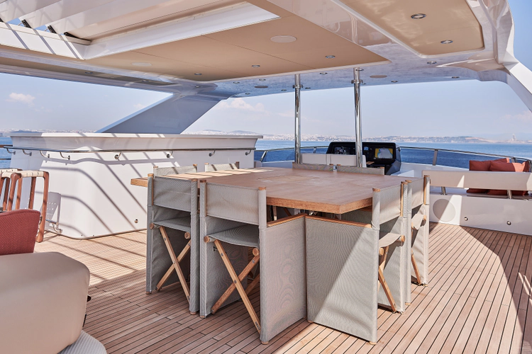 One Zero Yacht Photos Pics 