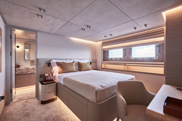 One Zero Yacht Photos Pics 