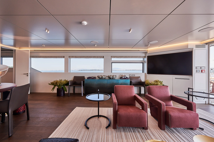One Zero Yacht Photos Pics 