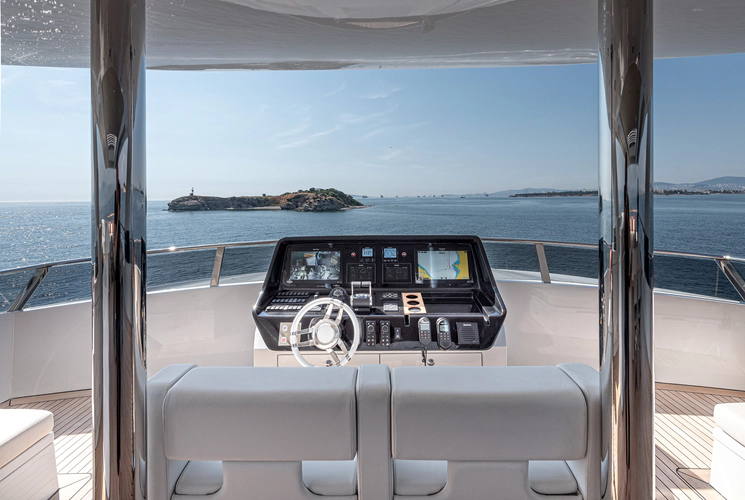 One Zero Yacht Photos Pics 