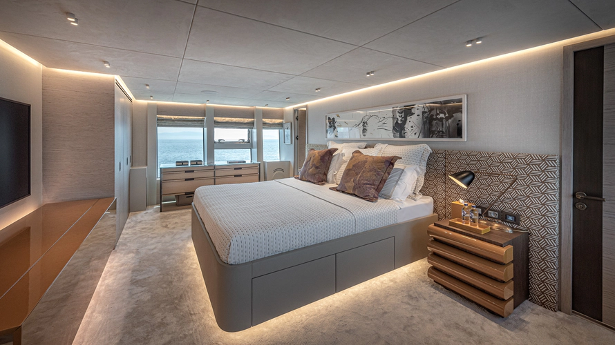 One Zero Yacht Photos Pics 