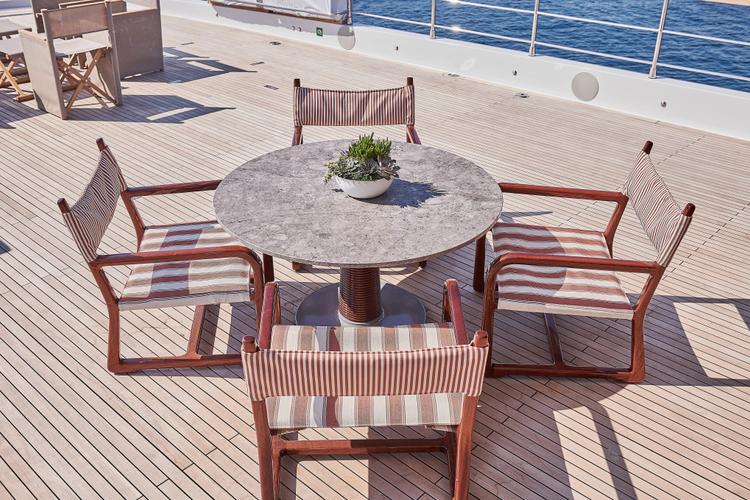 One Zero Yacht Photos Pics 