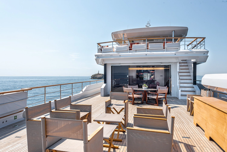 One Zero Yacht Photos Pics 
