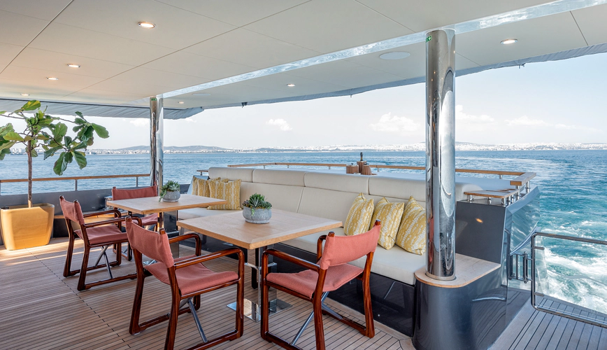 One Zero Yacht Photos Pics 