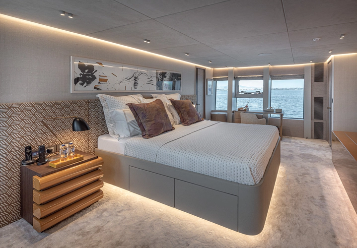 One Zero Yacht Photos Pics 