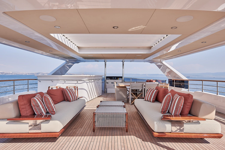 One Zero Yacht Photos Pics 