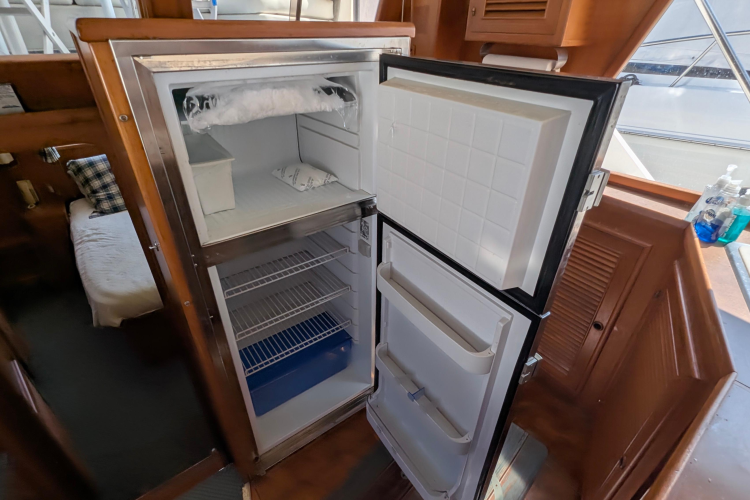 Fisher Folly IV Yacht Photos Pics 