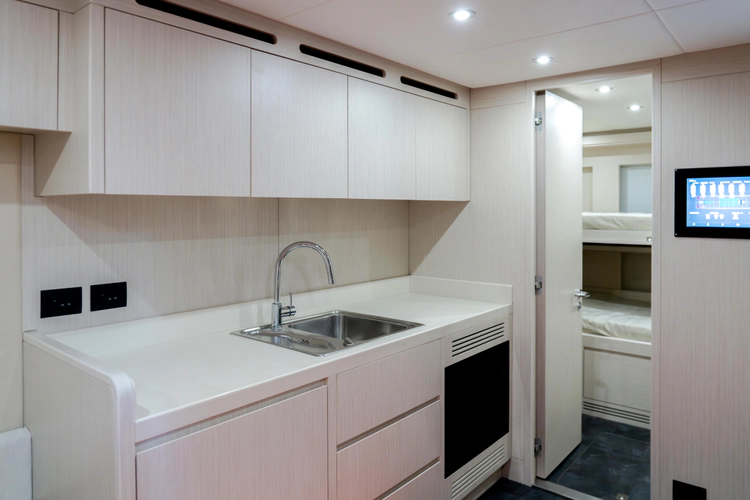 100 Terrace Yacht Photos Pics 