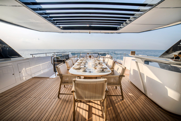 100 Terrace Yacht Photos Pics 