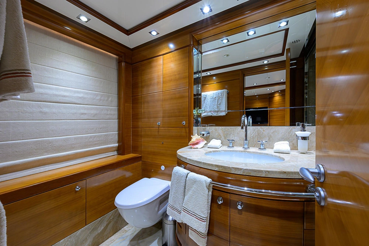 Seascape V Yacht Photos Pics 