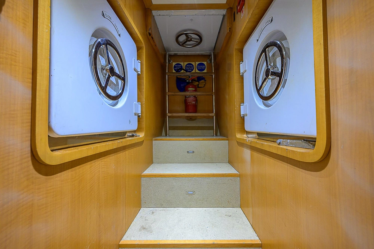 Seascape V Yacht Photos Pics 