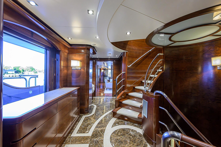 Seascape V Yacht Photos Pics 