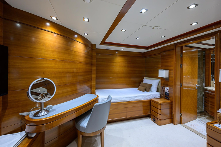 Seascape V Yacht Photos Pics 