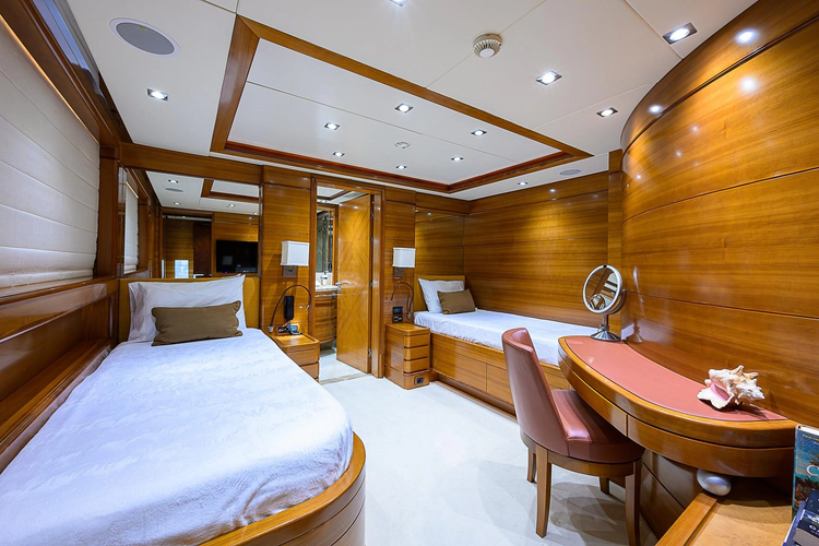 Seascape V Yacht Photos Pics 