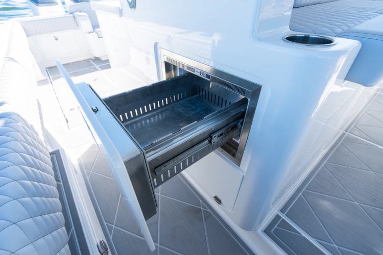 Bella Broka Yacht Photos Pics 