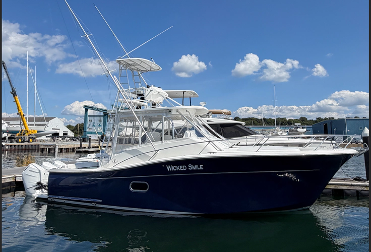 Wicked Smile 37' Luhrs 2010