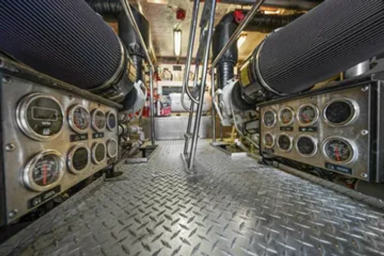 Vanguard Yacht Photos Pics 