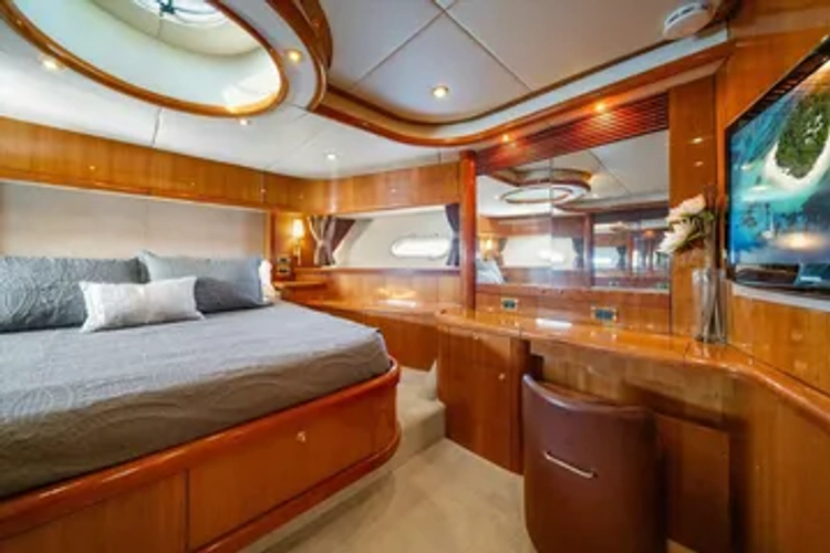 Vanguard Yacht Photos Pics 