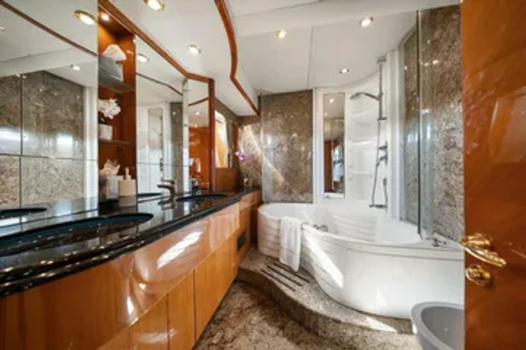 Vanguard Yacht Photos Pics 