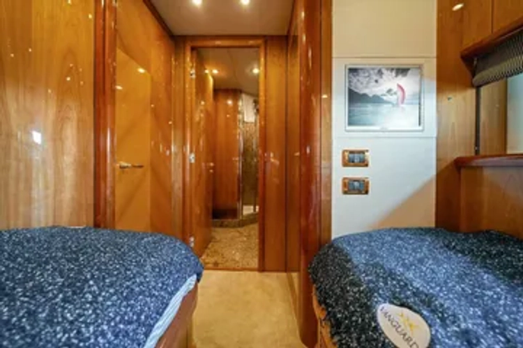 Vanguard Yacht Photos Pics 