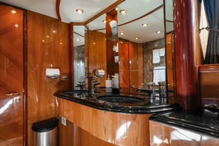 Vanguard Yacht Photos Pics 