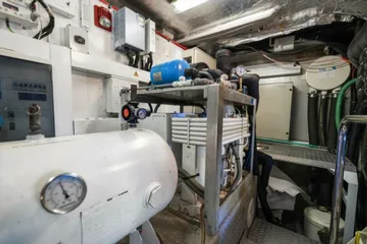 Vanguard Yacht Photos Pics 