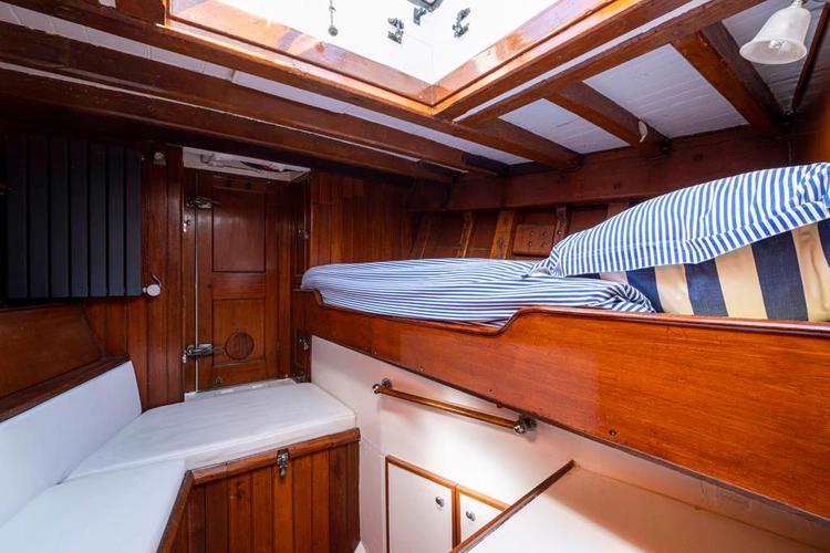 Juliette Yacht Photos Pics 